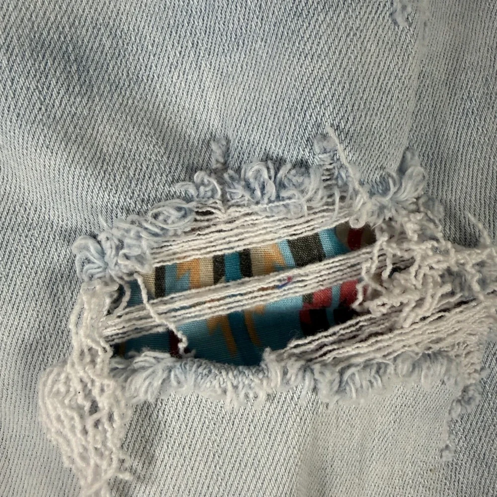 Judy‎ Blue Distressed Aztec Jean Shorts Womens 1XL Light Wash Denim Western Boho